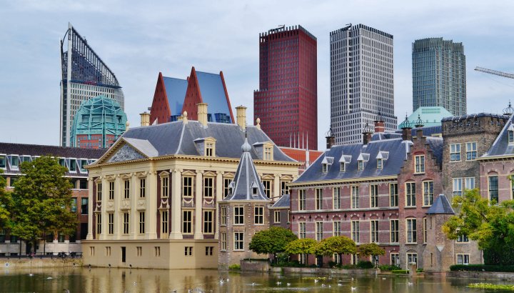 Den Haag Mauritshuis and Skyline 